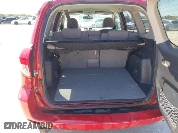 2006 Toyota RAV4 with VIN JTMZD33V966011749, listed as a IAAI auction lot 42005018 with 117,071 mi miles. Bid and sale history available at carsss.com. Image 14.