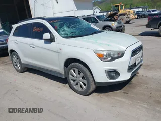 2013 Mitsubishi Outlander SE z VIN 4A4AR4AU0DE009284, wystawiony jako IAAI lot #42116011 z przebiegiem 107 942 mil mil oraz . Historia ofert i sprzedaży dostępna na DreamBid. Obrazek 1.
