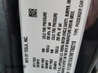 2024 Tesla Model 3 z VIN 5YJ3E1EA7RF760219, wystawiony jako Copart lot #52173225 z przebiegiem 6 730 mil mil oraz Szkoda całkowita • Salvage title. Historia ofert i sprzedaży dostępna na DreamBid. Obrazek 12.