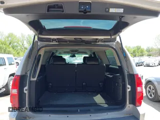 2007 Chevrolet Suburban LT with VIN 3GNFK16367G246091, listed as a IAAI auction lot 42105259 with 216,014 mi miles. Bid and sale history available at carsss.com. Image 12.