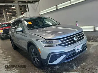 2024 Volkswagen Tiguan SE with VIN 3VV3B7AX5RM107374, listed as a IAAI auction lot 42845196 with 24,195 mi miles and . Bid and sale history available at DreamBid. Image 13.