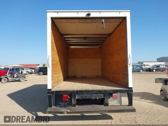 2020 Ford Transit z VIN 1FDBF6Z81LKB54837, wystawiony jako IAAI lot #42167980 z przebiegiem 63 926 mil mil oraz . Historia ofert i sprzedaży dostępna na DreamBid. Obrazek 13.