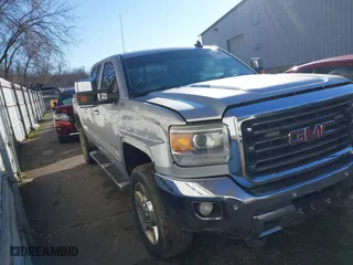 2016 GMC Sierra 2500HD SLT with VIN 1GT12TE87GF106158, listed as a IAAI auction lot 41214047 with 274,601 mi miles. Bid and sale history available at carsss.com. Image 1.