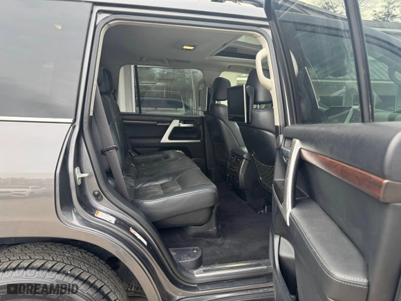 2017 Toyota Land Cruiser with VIN JTMCY7AJ5H4049172, listed as a Copart auction lot 51363615 with NaN miles and Clean Title. Bid and sale history available at carsss.com. Image 6.