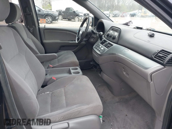 2008 Honda Odyssey EX with VIN 5FNRL38488B100013, listed as a IAAI auction lot 42019905 with 143,923 mi miles. Bid and sale history available at carsss.com. Image 5.
