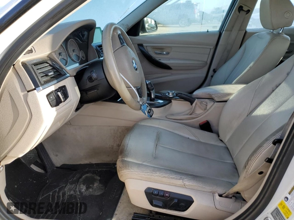 2012 BMW 3 Series 328i z VIN WBA3A5C51CF259481, wystawiony jako Copart lot #52381425 z przebiegiem 206 764 mil mil oraz Szkoda całkowita • Salvage title. Historia ofert i sprzedaży dostępna na DreamBid. Obrazek 7.