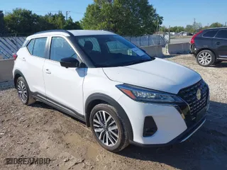 2024 Nissan Kicks SR with VIN 3N1CP5DV7RL484702, listed as a IAAI auction lot 40396850 with 19,972 mi miles. Bid and sale history available at carsss.com. Image 1.