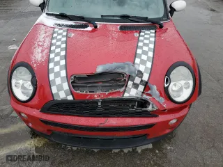 2004 MINI Cooper Hardtop S with VIN WMWRE33424TD79659, listed as a Copart auction lot 41583865 with 189,610 mi miles and Clean Title. Bid and sale history available at carsss.com. Image 12.