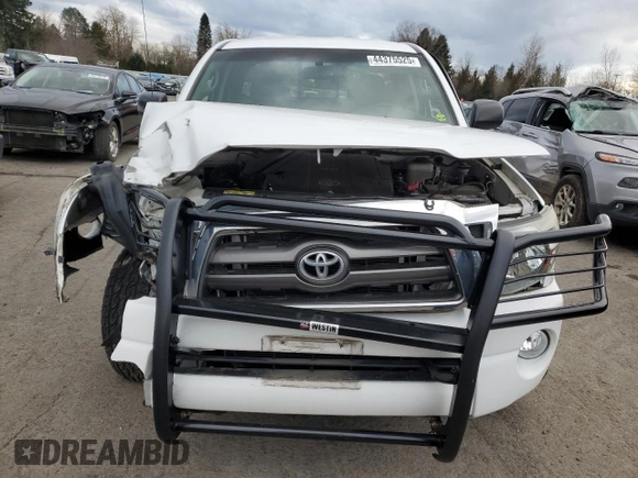 2009 Toyota Tacoma with VIN 5TEUU42N09Z624013, listed as a Copart auction lot 44375525 with 29,556 mi miles and Salvage Title. Bid and sale history available at carsss.com. Image 5.
