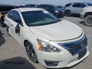 2015 Nissan Altima 2.5 S with VIN 1N4AL3AP2FC570488, listed as a IAAI auction lot 41824748 with 73,590 mi miles. Bid and sale history available at carsss.com. Image 1.