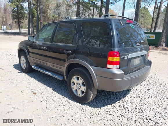 2006 Ford Escape XLT with VIN 1FMYU03186KA54716, listed as a IAAI auction lot 41893992 with 194,722 mi miles. Bid and sale history available at carsss.com. Image 3.