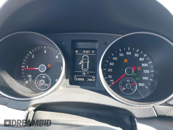 2013 Volkswagen Golf TDI z VIN WVWDM7AJ9DW138502, wystawiony jako IAAI lot #42115604 z przebiegiem 133 888 mil mil oraz . Historia ofert i sprzedaży dostępna na DreamBid. Obrazek 7.