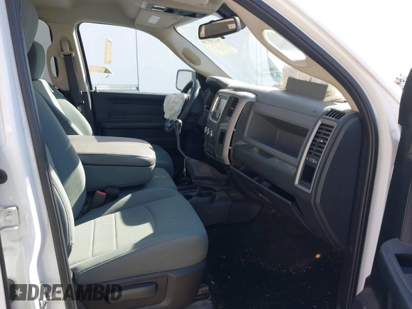 2015 Ram 2500 Tradesman with VIN 3C6UR5CL4FG665098, listed as a IAAI auction lot 42249739 with 34,165 mi miles and . Bid and sale history available at DreamBid. Image 5.