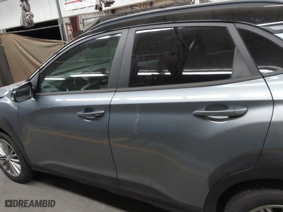 2020 Hyundai Kona SEL with VIN KM8K22AA5LU440441, listed as a IAAI auction lot 41664745 with 99,986 mi miles. Bid and sale history available at carsss.com. Image 14.
