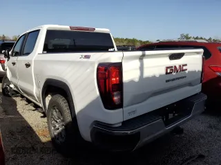 2022 GMC Sierra 1500 with VIN 1GTUUAEDXNZ561395, listed as a Copart auction lot 43474525 with 52,998 mi miles and Salvage Title. Bid and sale history available at DreamBid. Image 2.