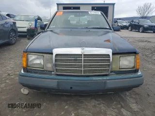 1992 Mercedes-Benz 300 E with VIN WDBEA30DXNB638841, listed as a Copart auction lot 87110814 with 87,201 mi miles and Clean Title. Bid and sale history available at carsss.com. Image 5.