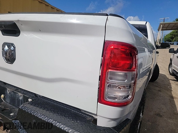 2022 Ram 2500 Tradesman with VIN 3C6UR5HL6NG155598, listed as a IAAI auction lot 42600127 with 123,453 mi miles and . Bid and sale history available at DreamBid. Image 32.