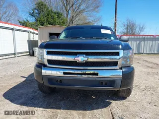 2009 Chevrolet Silverado 1500 LS with VIN 3GCEC13C69G222754, listed as a IAAI auction lot 41629544 with 195,186 mi miles. Bid and sale history available at carsss.com. Image 12.