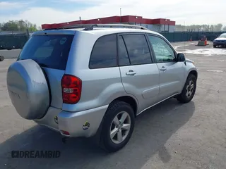 2005 Toyota RAV4 with VIN JTEGD20V750066025, listed as a IAAI auction lot 42101689 with 227,405 mi miles. Bid and sale history available at carsss.com. Image 4.