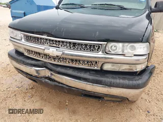 2002 Chevrolet Tahoe LT with VIN 1GNEC13Z72R176028, listed as a IAAI auction lot 41897050 with 216,553 mi miles. Bid and sale history available at carsss.com. Image 6.