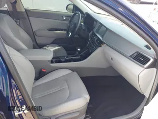 2018 Kia Optima EX with VIN 5XXGU4L32JG261985, listed as a IAAI auction lot 42083868 with 33,264 mi miles and . Bid and sale history available at carsss.com. Image 5.