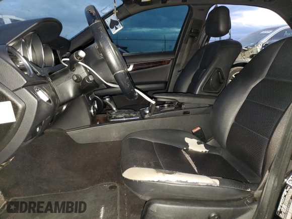 2014 Mercedes-Benz C 350 Sport with VIN WDDGF5HB8EA941400, listed as a Copart auction lot 83337764 with 184,137 mi miles and Clean Title. Bid and sale history available at DreamBid. Image 7.