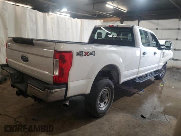 2019 Ford F-250 XL z VIN 1FT7W2B68KEF94997, wystawiony jako Copart lot #59473355 z przebiegiem Nie podano mil oraz Szkoda całkowita • Salvage title. Historia ofert i sprzedaży dostępna na DreamBid. Obrazek 3.