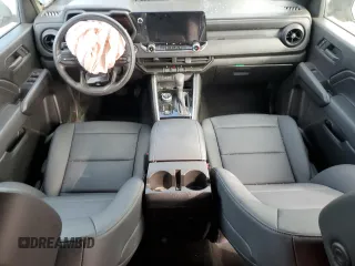 2024 Chevrolet Colorado 4WD Trail Boss z VIN 1GCPTEEK2R1256807, wystawiony jako Copart lot #47854475 z przebiegiem 6 592 mil mil oraz Szkoda całkowita • Salvage title. Historia ofert i sprzedaży dostępna na DreamBid. Obrazek 8.