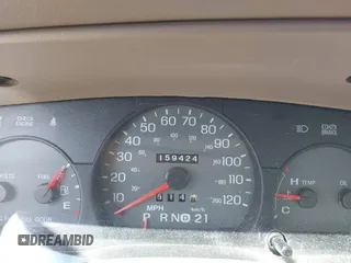 2005 Mercury Grand Marquis GS z VIN 2MEFM74W05X641274, wystawiony jako IAAI lot #42298098 z przebiegiem 159 424 mil mil oraz . Historia ofert i sprzedaży dostępna na DreamBid. Obrazek 7.