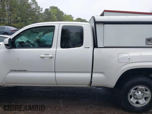 2016 Toyota Tacoma SR with VIN 5TFRX5GN9GX065061, listed as a IAAI auction lot 41960350 with 190,863 mi miles and . Bid and sale history available at carsss.com. Image 14.