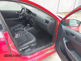 2012 Volkswagen Jetta SE z VIN 3VWDP7AJ8CM327046, wystawiony jako IAAI lot #42472998 z przebiegiem 171 719 mil mil oraz . Historia ofert i sprzedaży dostępna na DreamBid. Obrazek 5.