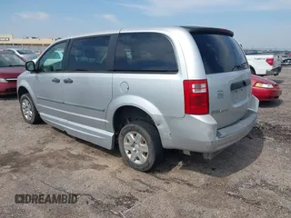 2008 Dodge Grand Caravan SE z VIN 1D8HN44H98B138469, wystawiony jako IAAI lot #42373055 z przebiegiem 149 399 mil mil oraz . Historia ofert i sprzedaży dostępna na DreamBid. Obrazek 3.
