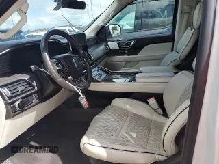 2020 Lincoln Navigator Black Label z VIN 5LMJJ3TT4LEL21595, wystawiony jako Copart lot #73951494 z przebiegiem Nie podano mil oraz Szkoda całkowita • Salvage title. Historia ofert i sprzedaży dostępna na DreamBid. Obrazek 7.