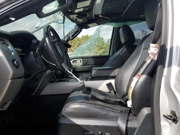 2016 Ford Expedition Limited with VIN 1FMJU1KT1GEF07309, listed as a Copart auction lot 48696885 with 134,427 mi miles and Non repairable. Bid and sale history available at DreamBid. Image 7.