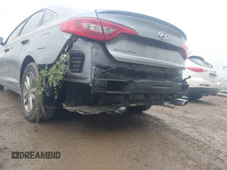 2017 Hyundai Sonata 2.4L z VIN 5NPE24AF1HH520605, wystawiony jako IAAI lot #40844185 z przebiegiem 178 208 mil mil oraz . Historia ofert i sprzedaży dostępna na DreamBid. Obrazek 20.