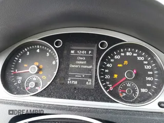 2013 Volkswagen CC R-Line с VIN WVWBN7AN7DE564427, выставлен на аукционе IAAI как лот 42274303 с пробегом 61 758 миль миль и . История ставок и продаж доступна на DreamBid. Изображение 7.