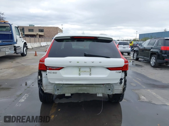 2018 Volvo XC60 Momentum z VIN YV4102RK6J1008472, wystawiony jako IAAI lot #41789008 z przebiegiem 64 123 mil mil oraz . Historia ofert i sprzedaży dostępna na DreamBid. Obrazek 16.