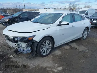2018 Chevrolet Malibu LT z VIN 1G1ZD5ST5JF213064, wystawiony jako IAAI lot #41445202 z przebiegiem 79 817 mil mil oraz . Historia ofert i sprzedaży dostępna na DreamBid. Obrazek 2.