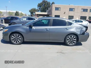 2017 Nissan Altima S z VIN 1N4AL3AP4HC271765, wystawiony jako IAAI lot #41968905 z przebiegiem 106 621 mil mil oraz . Historia ofert i sprzedaży dostępna na DreamBid. Obrazek 15.