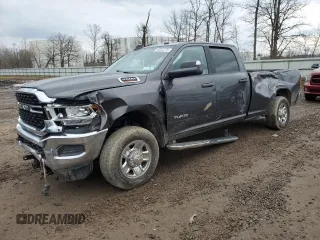 2022 Ram 2500 Big Horn z VIN 3C6UR5JL0NG239202, wystawiony jako Copart lot #53045565 z przebiegiem 64 839 mil mil oraz Szkoda całkowita • Salvage title. Historia ofert i sprzedaży dostępna na DreamBid. Obrazek 1.
