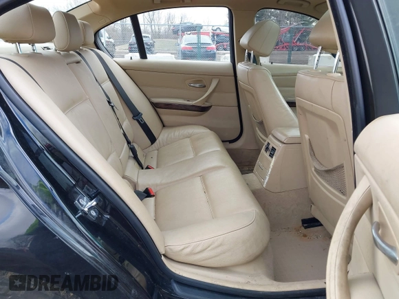 2008 BMW 3 Series 328xi with VIN WBAVC93518K036611, listed as a IAAI auction lot 41458902 with 162,425 mi miles and . Bid and sale history available at DreamBid. Image 8.