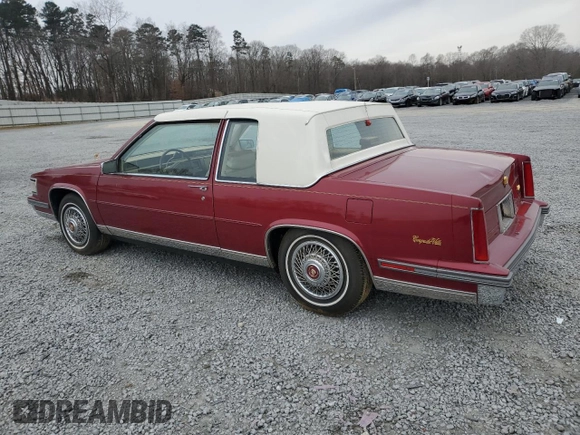 1987 Cadillac DeVille z VIN 1G6CD1181H4318101, wystawiony jako Copart lot #75354324 z przebiegiem Nie podano mil oraz Szkoda całkowita • Salvage title. Historia ofert i sprzedaży dostępna na DreamBid. Obrazek 2.