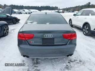 2014 Audi S8 with VIN WAUD2AFD8EN011752, listed as a IAAI auction lot 41556173 with 115,648 mi miles. Bid and sale history available at carsss.com. Image 17.