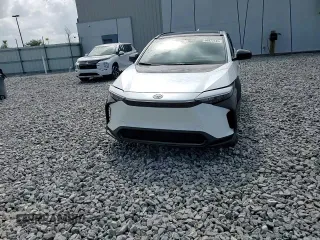 2025 Toyota bZ4X XLE с VIN JTMAAAAA4SA055322, выставлен на аукционе Copart как лот 60973145 с пробегом 4 121 миль миль и На запчасти • Non repairable. История ставок и продаж доступна на DreamBid. Изображение 15.