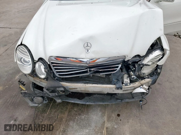 2008 Mercedes-Benz E-Class Luxury 3.5L with VIN WDBUF56X28B285414, listed as a Copart auction lot 51562605 with 0 mi miles and Salvage Title. Bid and sale history available at carsss.com. Image 12.
