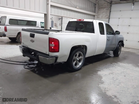 2009 Chevrolet Silverado 1500 LT with VIN 1GCEK290X9Z273261, listed as a IAAI auction lot 41904308 with 128,274 mi miles. Bid and sale history available at carsss.com. Image 4.