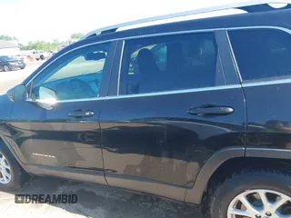 2016 Jeep Cherokee Latitude with VIN 1C4PJMCS2GW371653, listed as a IAAI auction lot 42557746 with 66,282 mi miles and . Bid and sale history available at DreamBid. Image 15.