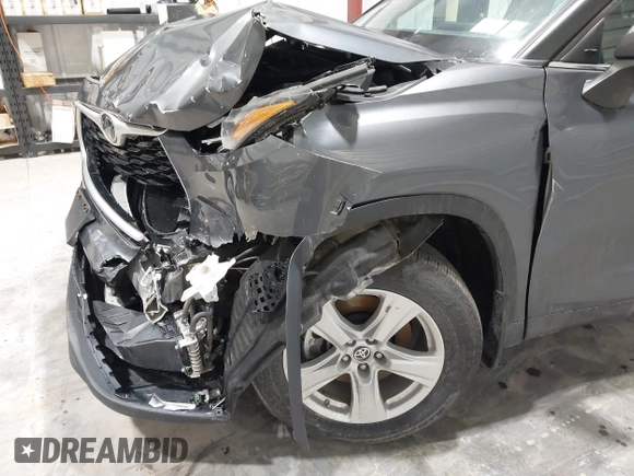 2020 Toyota Highlander LE with VIN 5TDBZRBH3LS038023, listed as a IAAI auction lot 41832407 with 48,213 mi miles and . Bid and sale history available at DreamBid. Image 17.
