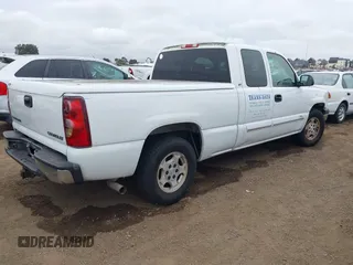 2003 Chevrolet Silverado 1500 with VIN 2GCEC19T531223479, listed as a IAAI auction lot 41706102 with 218,093 mi miles. Bid and sale history available at carsss.com. Image 4.