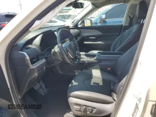 2024 Toyota Highlander XLE with VIN 5TDAAAB53RS028837, listed as a Copart auction lot 52251485 with 31,040 mi miles and Salvage title. Bid and sale history available at DreamBid. Image 7.